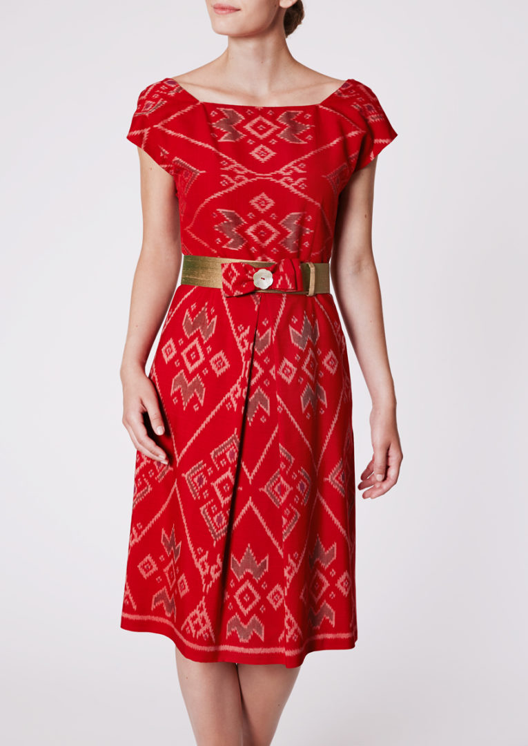 Stadtkleid mit goldenem Reissverschluss aus Ikat-Seide, Rubinrot
