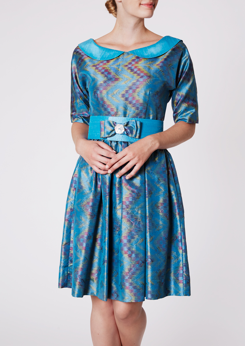 Cocktailkleid mit Kimono-Halbärmeln aus Dobby-Seide, Stahlblau